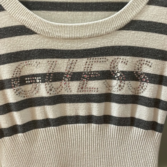 GUESS Longsleeve✨ - Picture 2 of 4